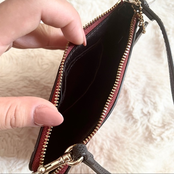 NWT Coach Floral Wristlet - Picture 4 of 4